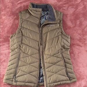 Columbia Women's Brown Quilted Vest
